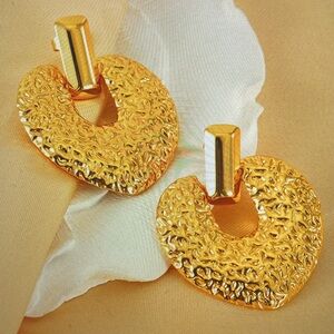 Elegant Gold Textured Earrings